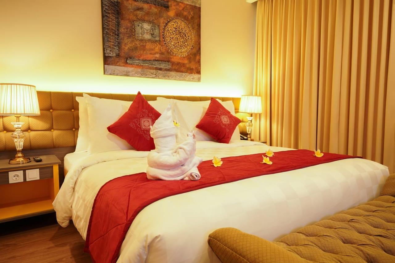 Отель Ramada By Wyndham Yogyakarta Слеман Экстерьер фото
