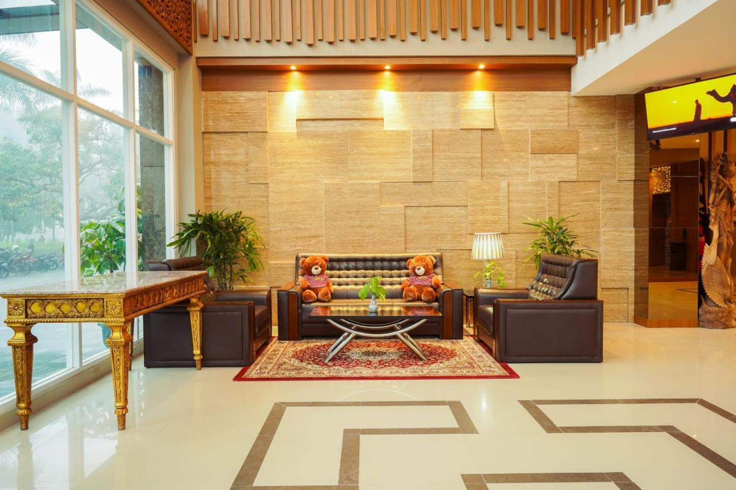 Отель Ramada By Wyndham Yogyakarta Слеман Экстерьер фото